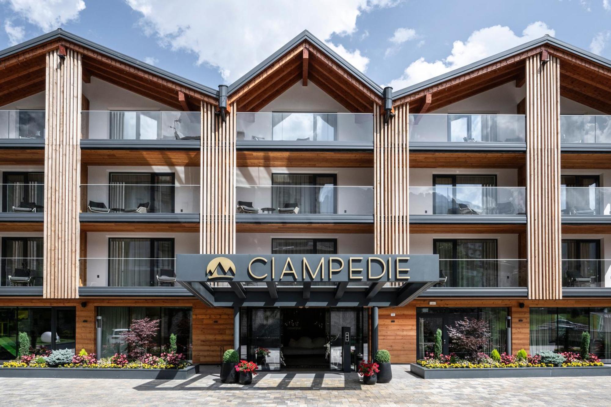 Ciampedie Luxury Alpine Spa Hotel Віго-ді-Фасса Екстер'єр фото