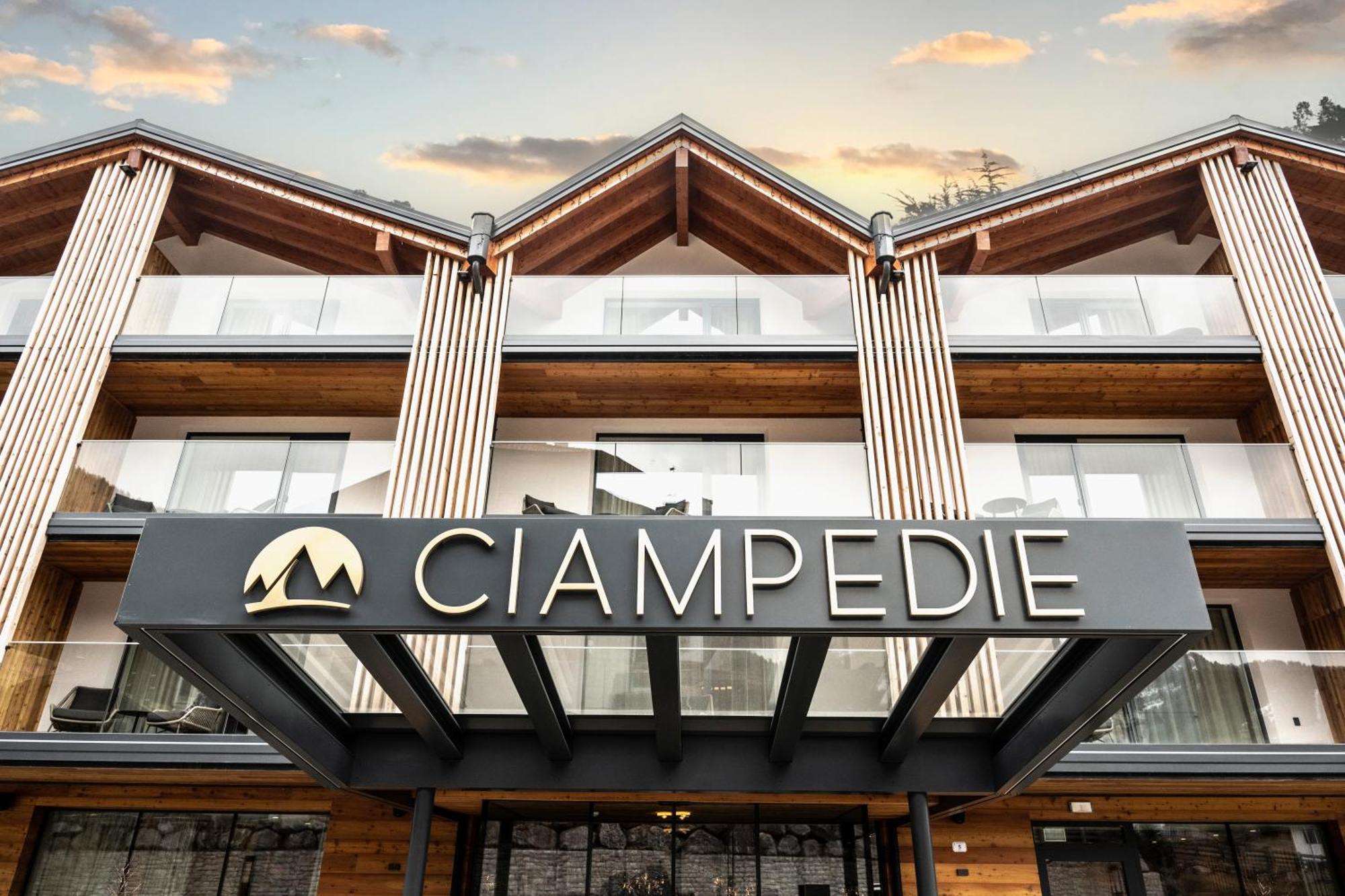 Ciampedie Luxury Alpine Spa Hotel Віго-ді-Фасса Екстер'єр фото