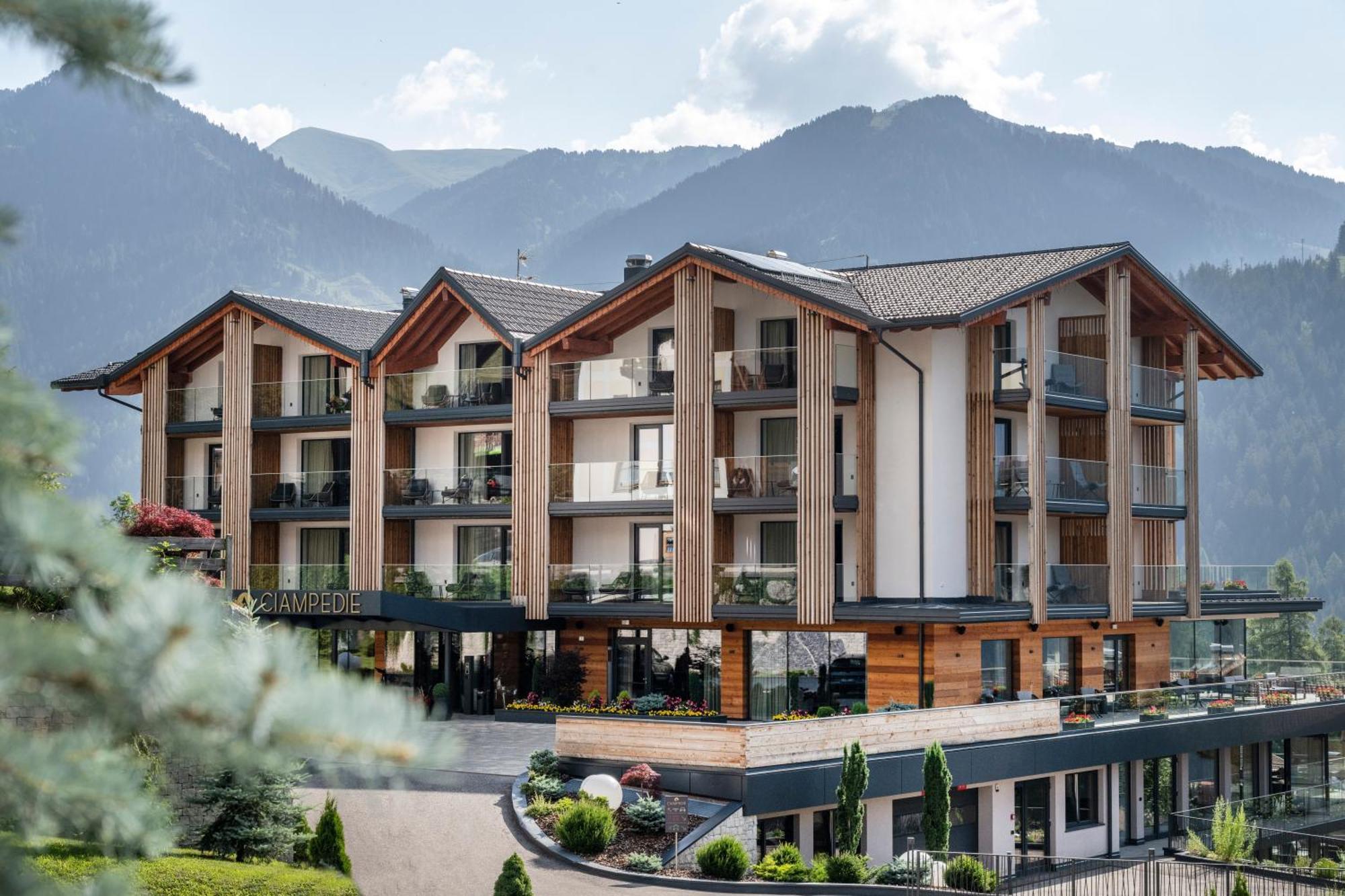 Ciampedie Luxury Alpine Spa Hotel Віго-ді-Фасса Екстер'єр фото